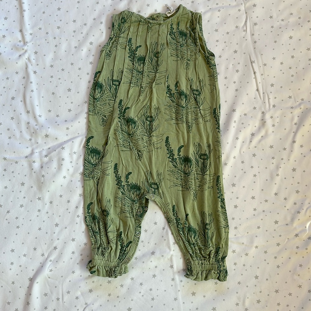 Kate Quinn sleeveless jumper
